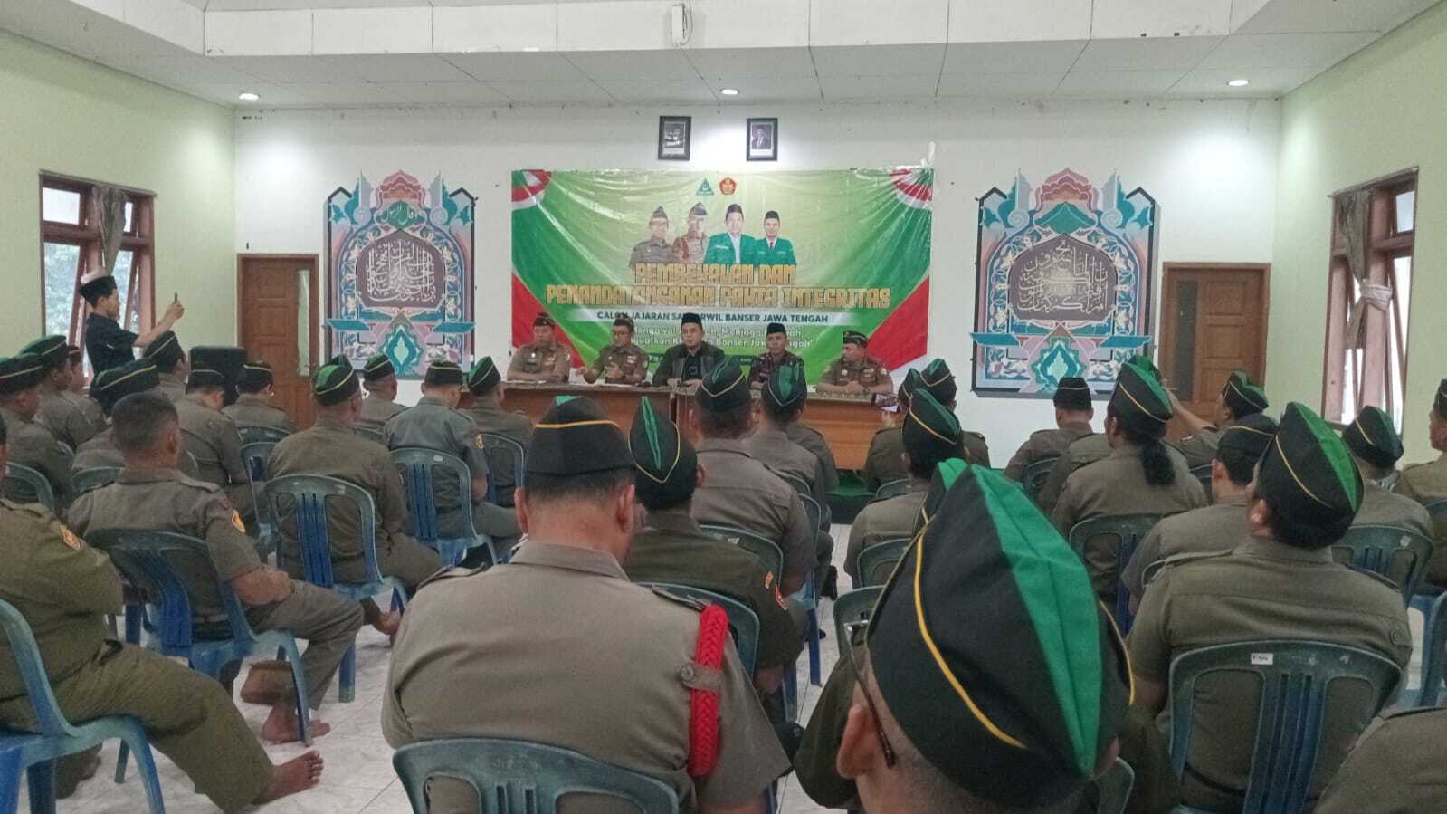 Pengurus Baru Satkorwil Banser Jateng Dibekali Kepemimpinan dan Menandatangani Pakta Integritas